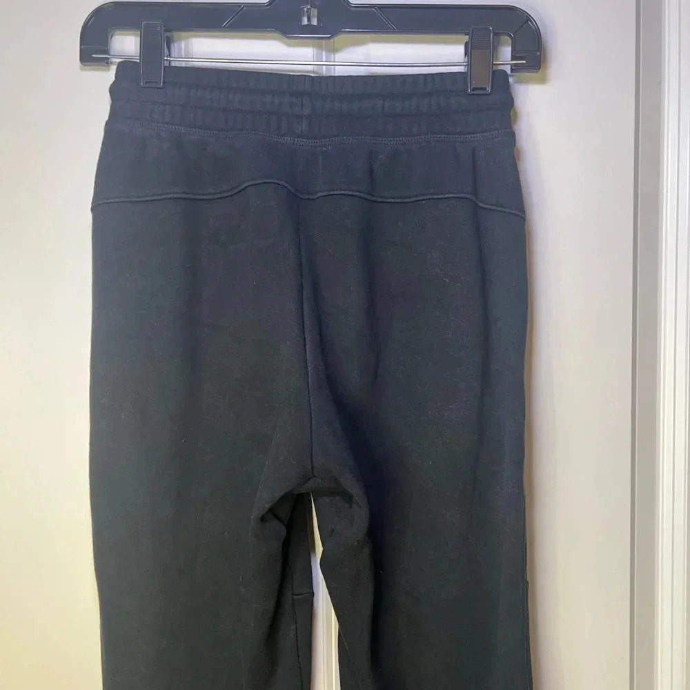 GapFit Kids Tech Jogger - Picture 8 of 10